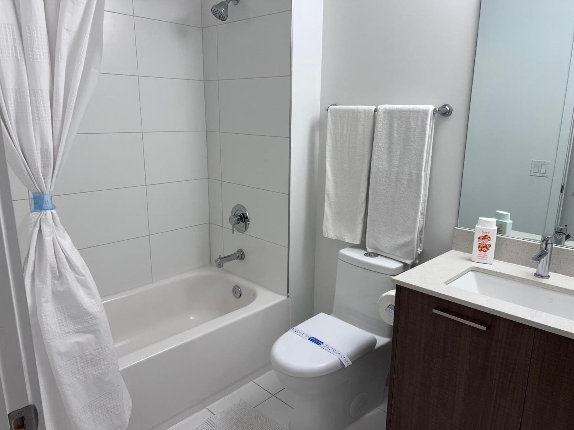 Master Bed Room In Calle Ocho Miami Esterno foto