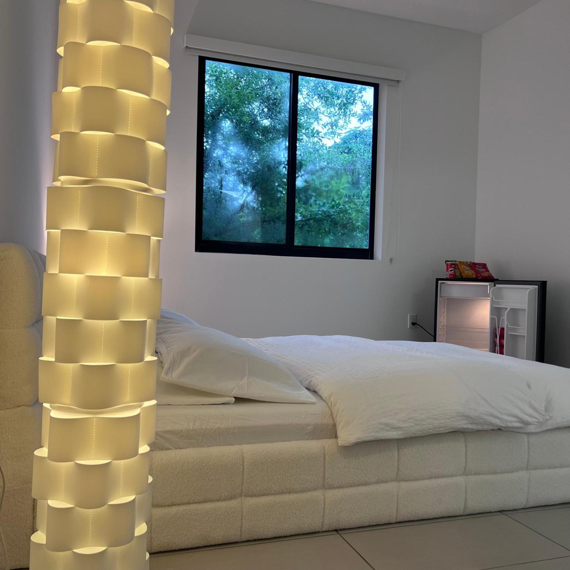 Master Bed Room In Calle Ocho Miami Esterno foto
