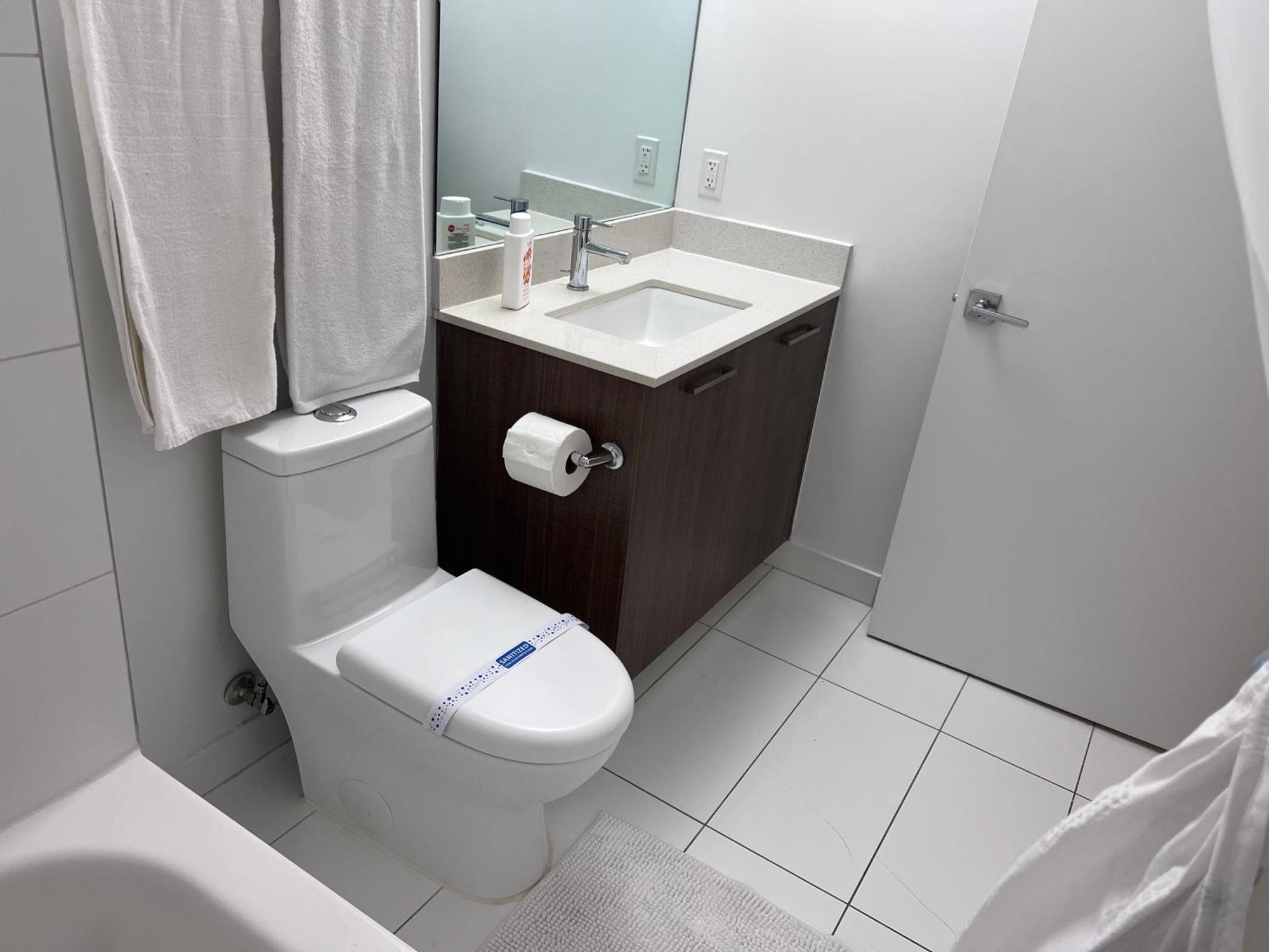 Master Bed Room In Calle Ocho Miami Esterno foto